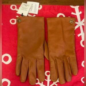 Coach gloves